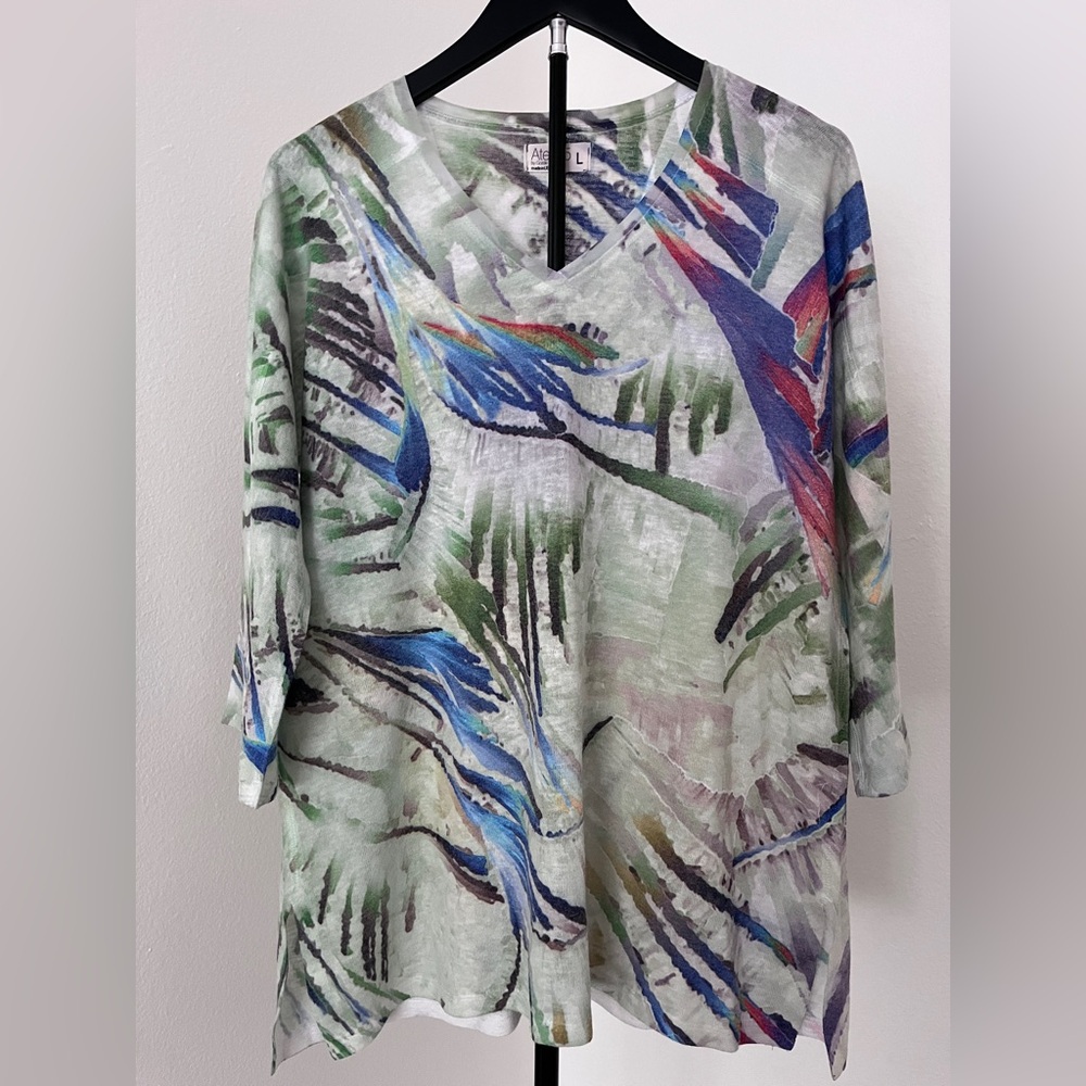 Atelier5 Abstract Coastal Print Top 🌊🎨 | Breezy V-Neck Blouse | 3/4 Sleeve